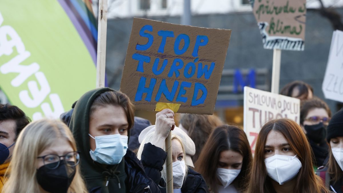 FOTO: Aktivisté protestovali proti dohodě o Turówu